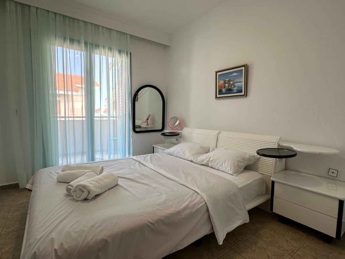 Emerald Seaside Apartment In Pefkohori Pefkochori Exterior photo