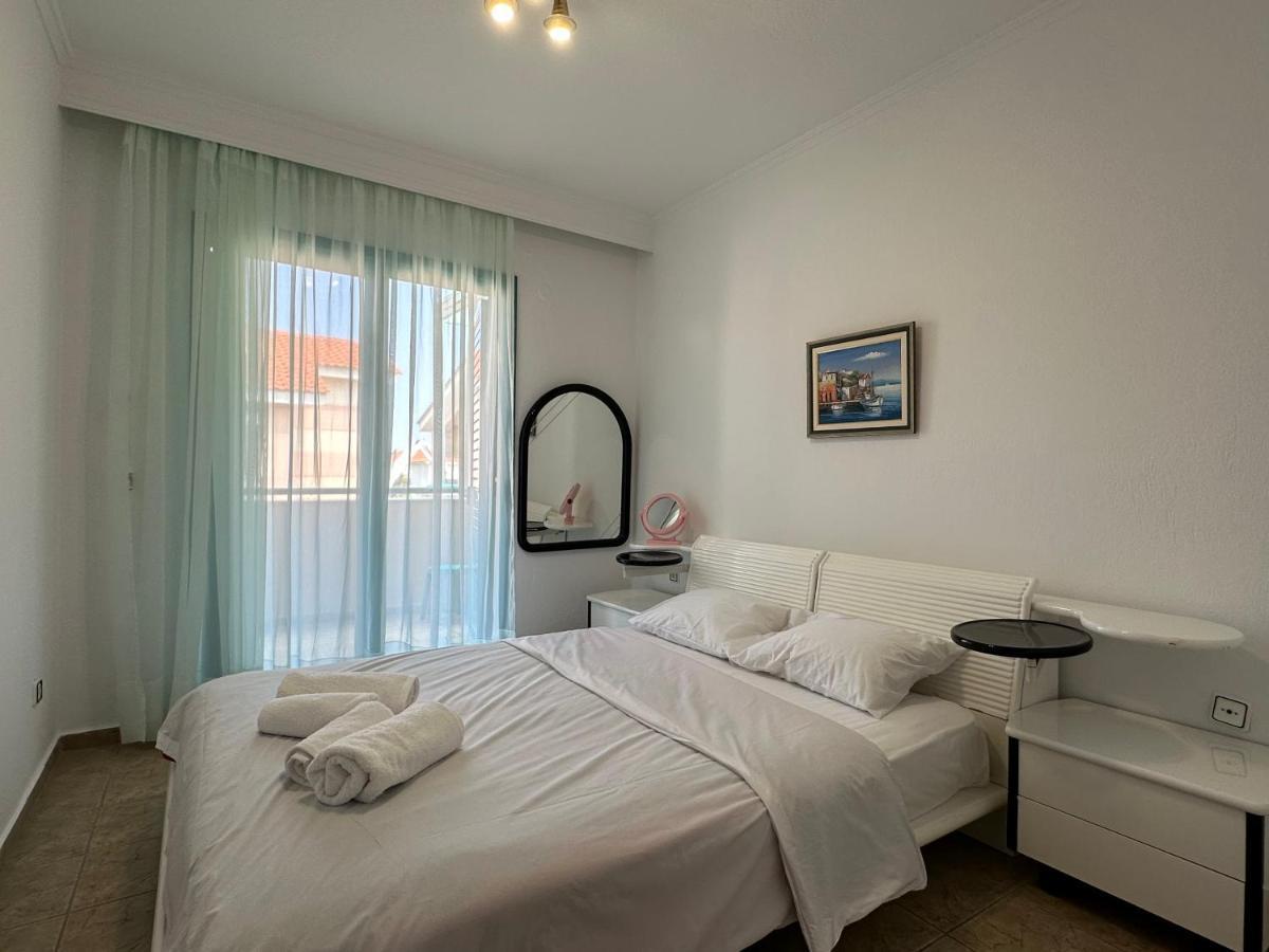 Emerald Seaside Apartment In Pefkohori Pefkochori Exterior photo